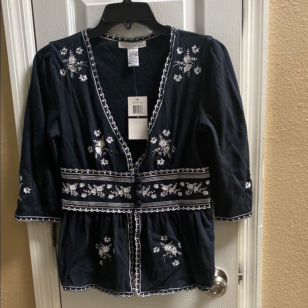 Beautiful black cardigan top, white embroidery. Very nice